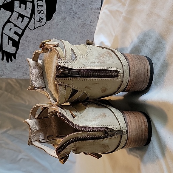 Women's FREEBIRD size 12 boots - Picture 3 of 9